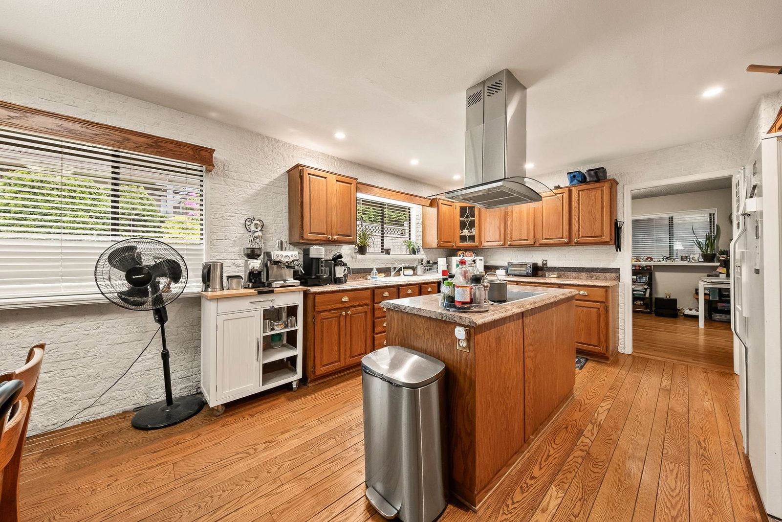 Listing Image 13