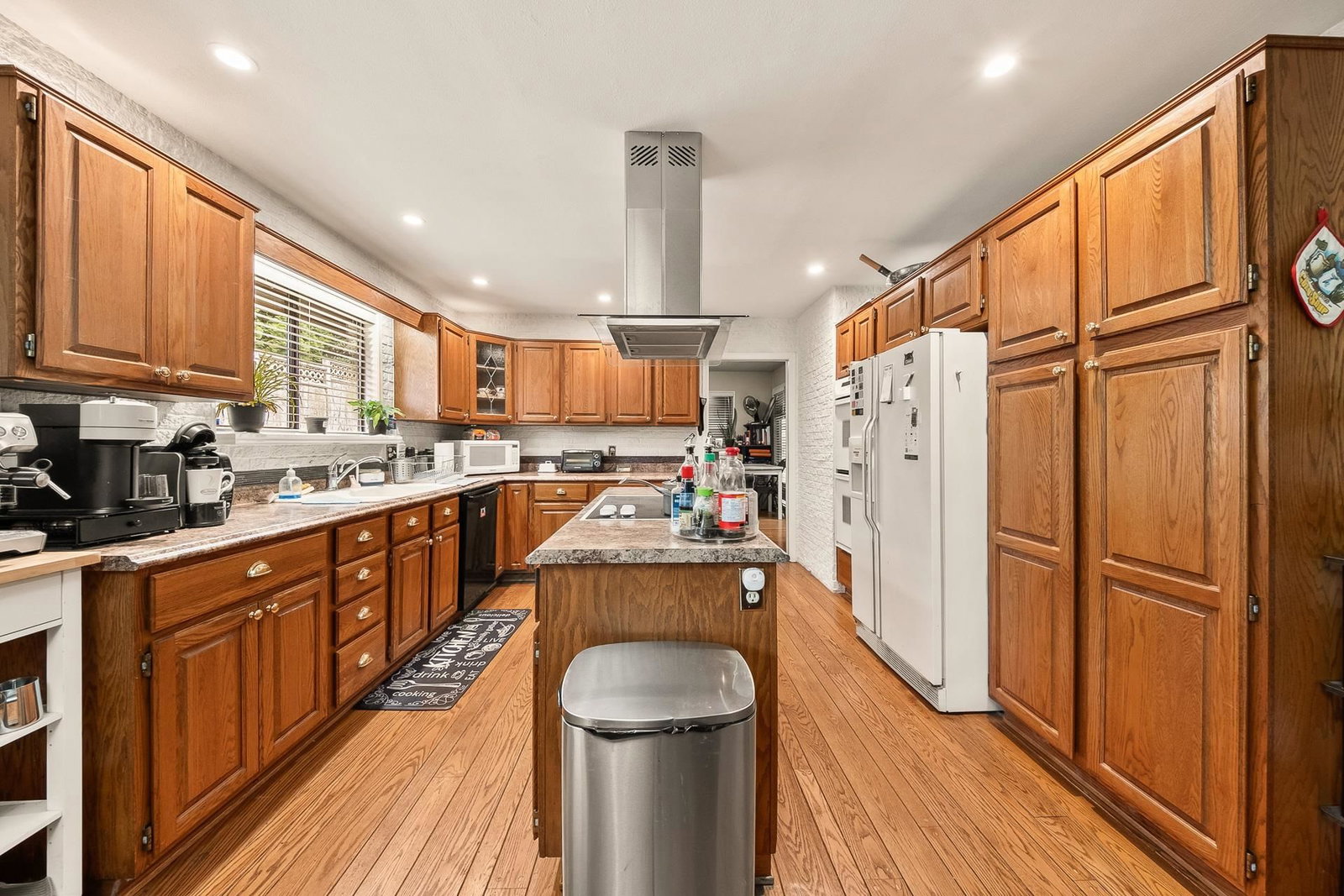 Listing Image 14
