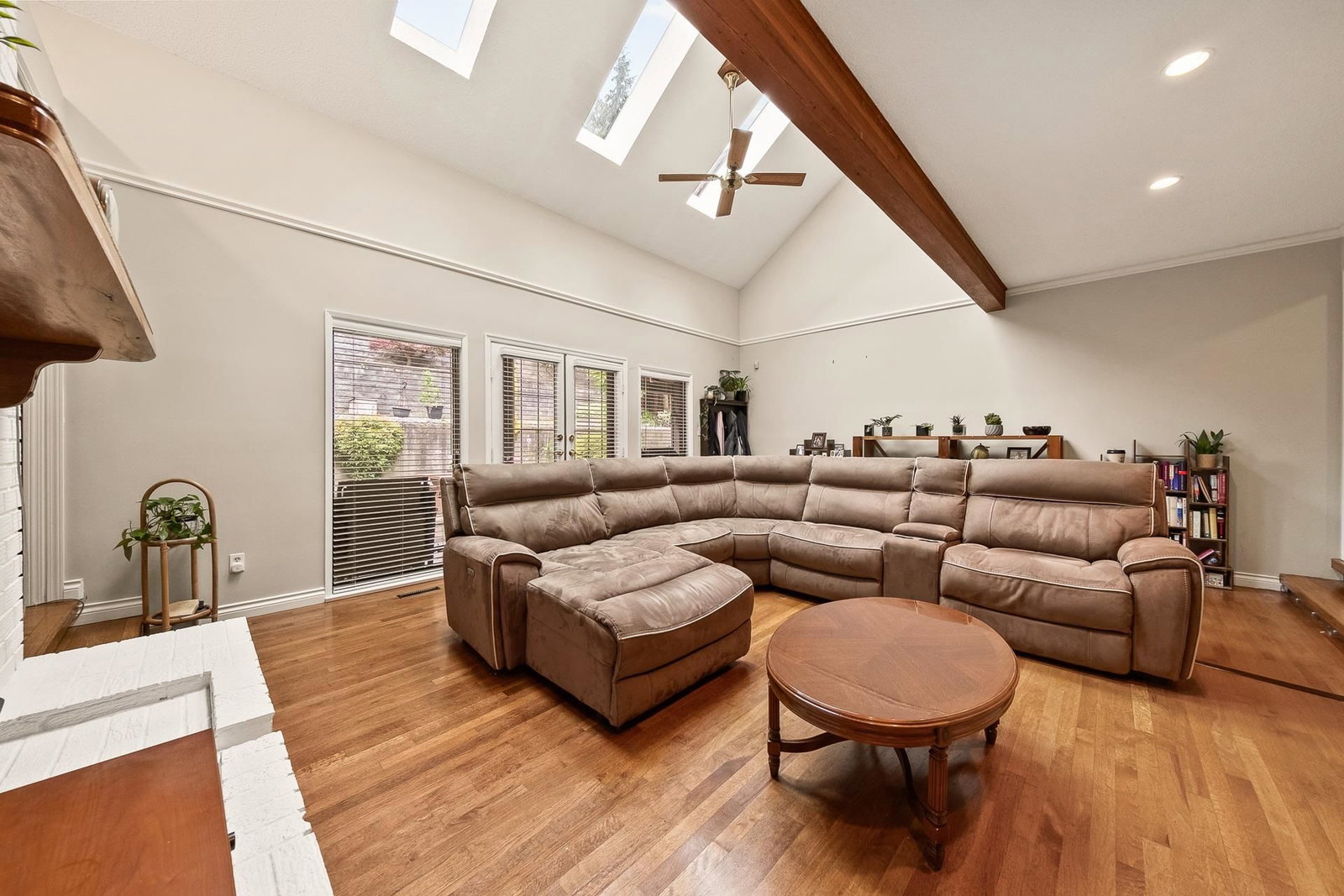 Listing Image 5