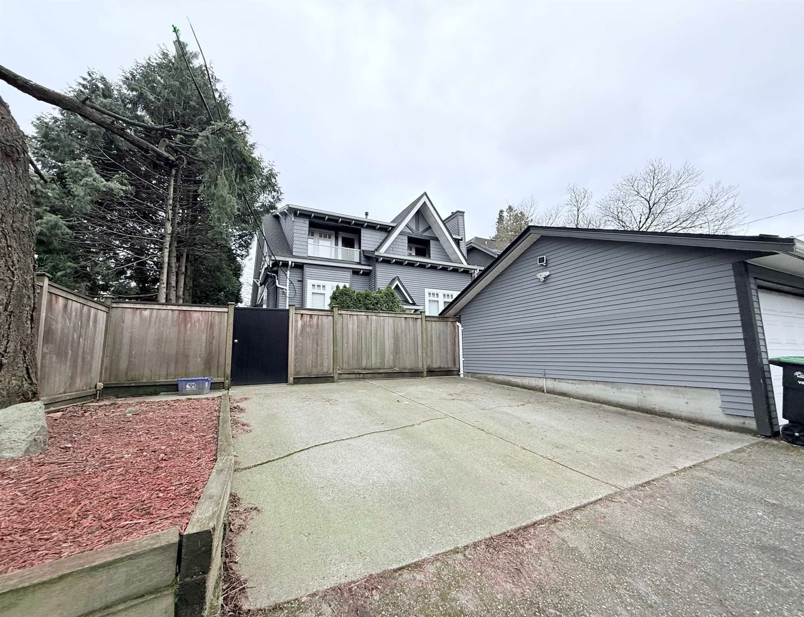 Listing Image 17