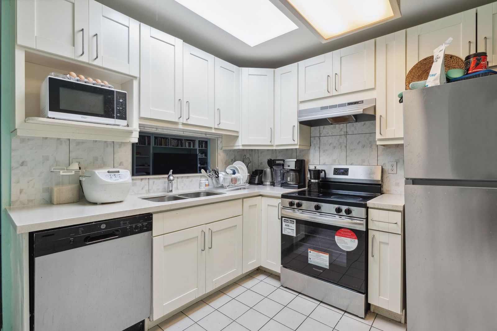 Listing Image 9