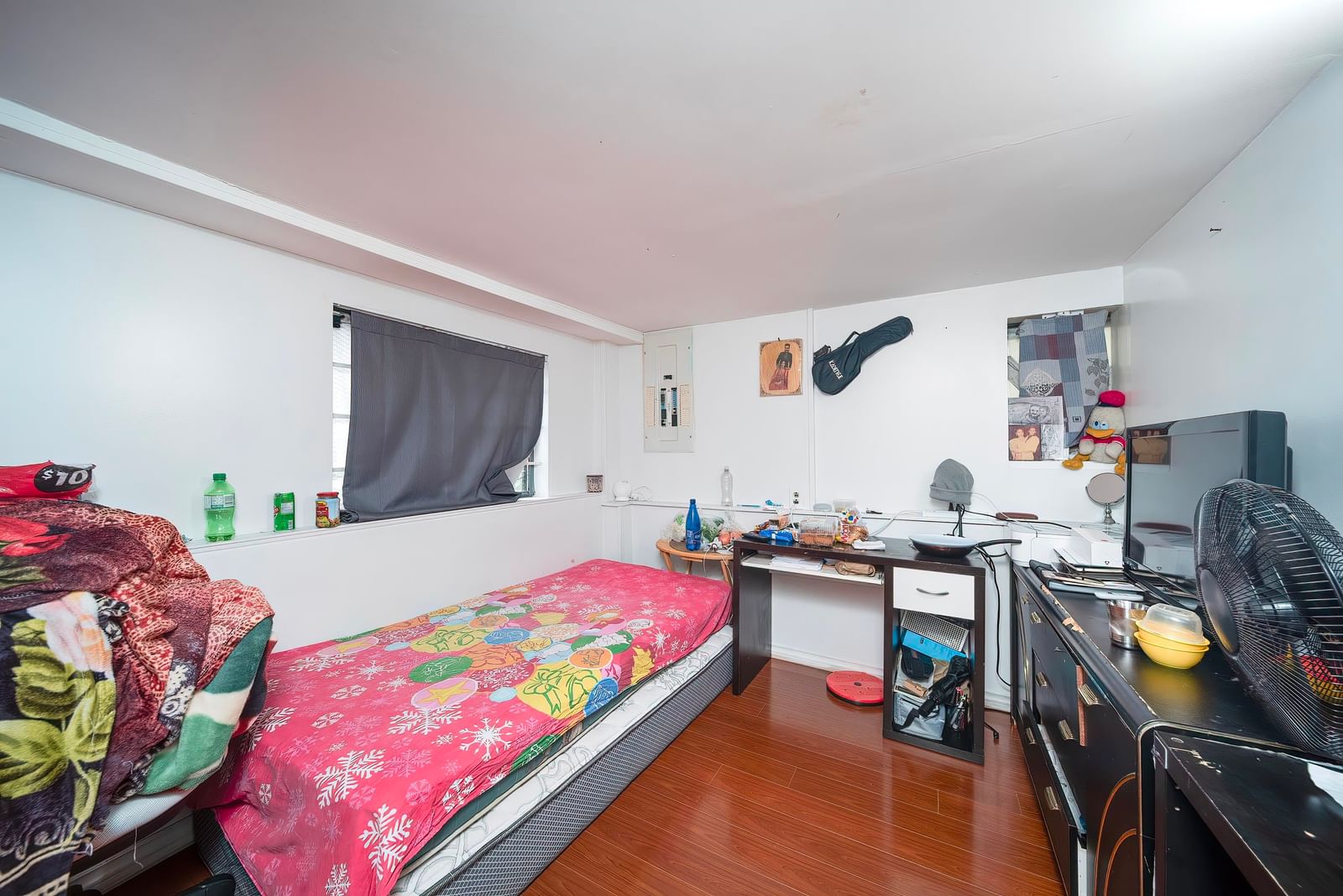 Listing Image 6
