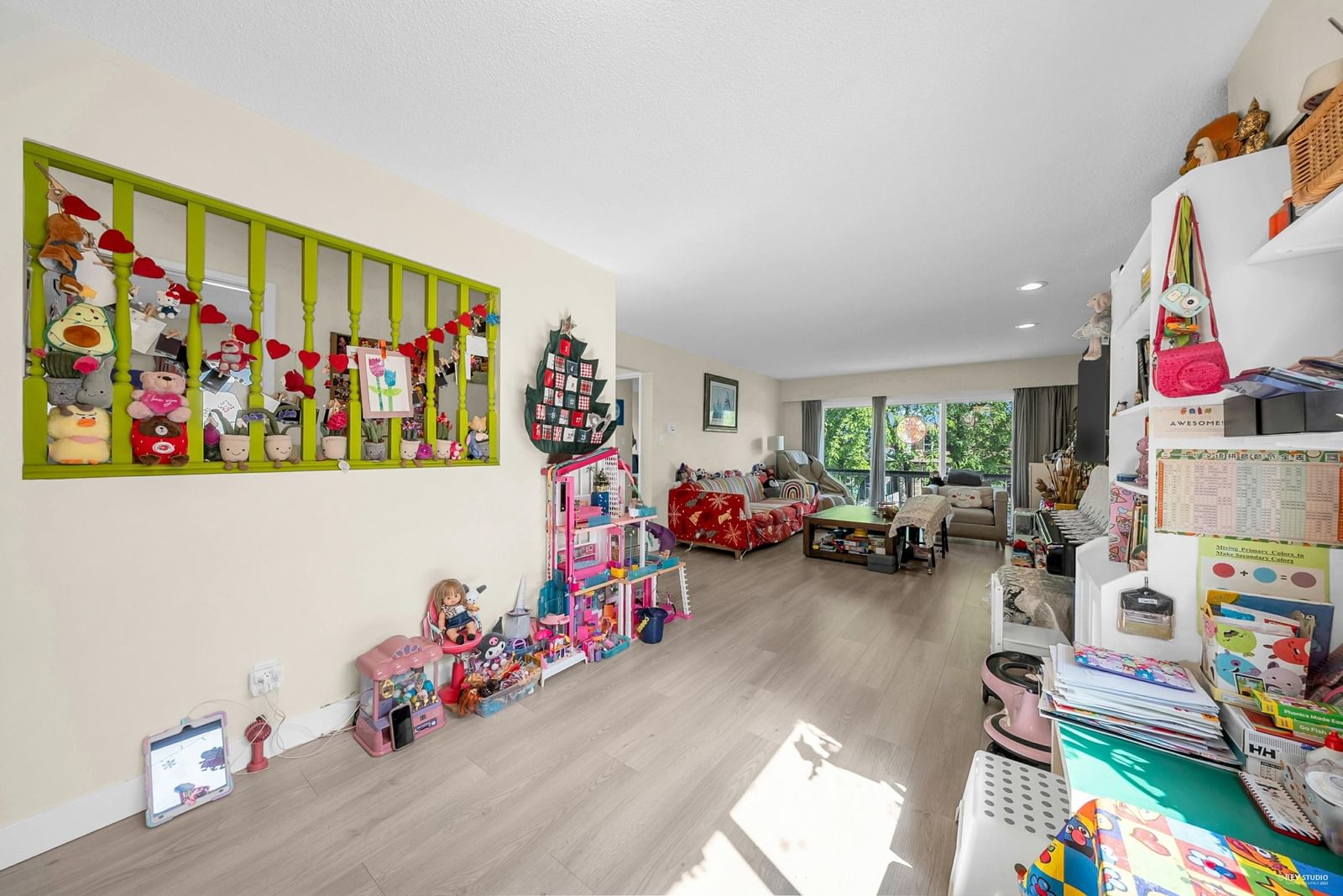 Listing Image 12