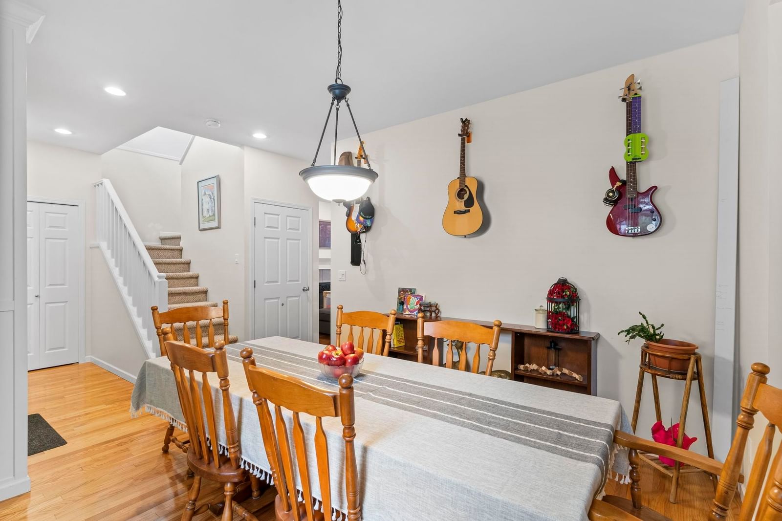 Listing Image 12