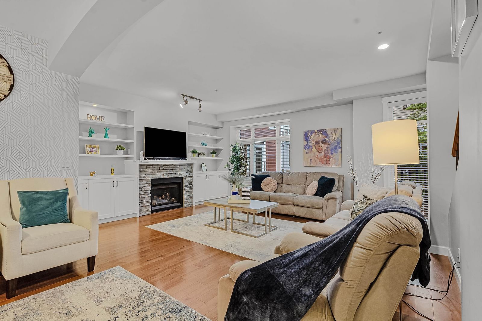 Listing Image 14