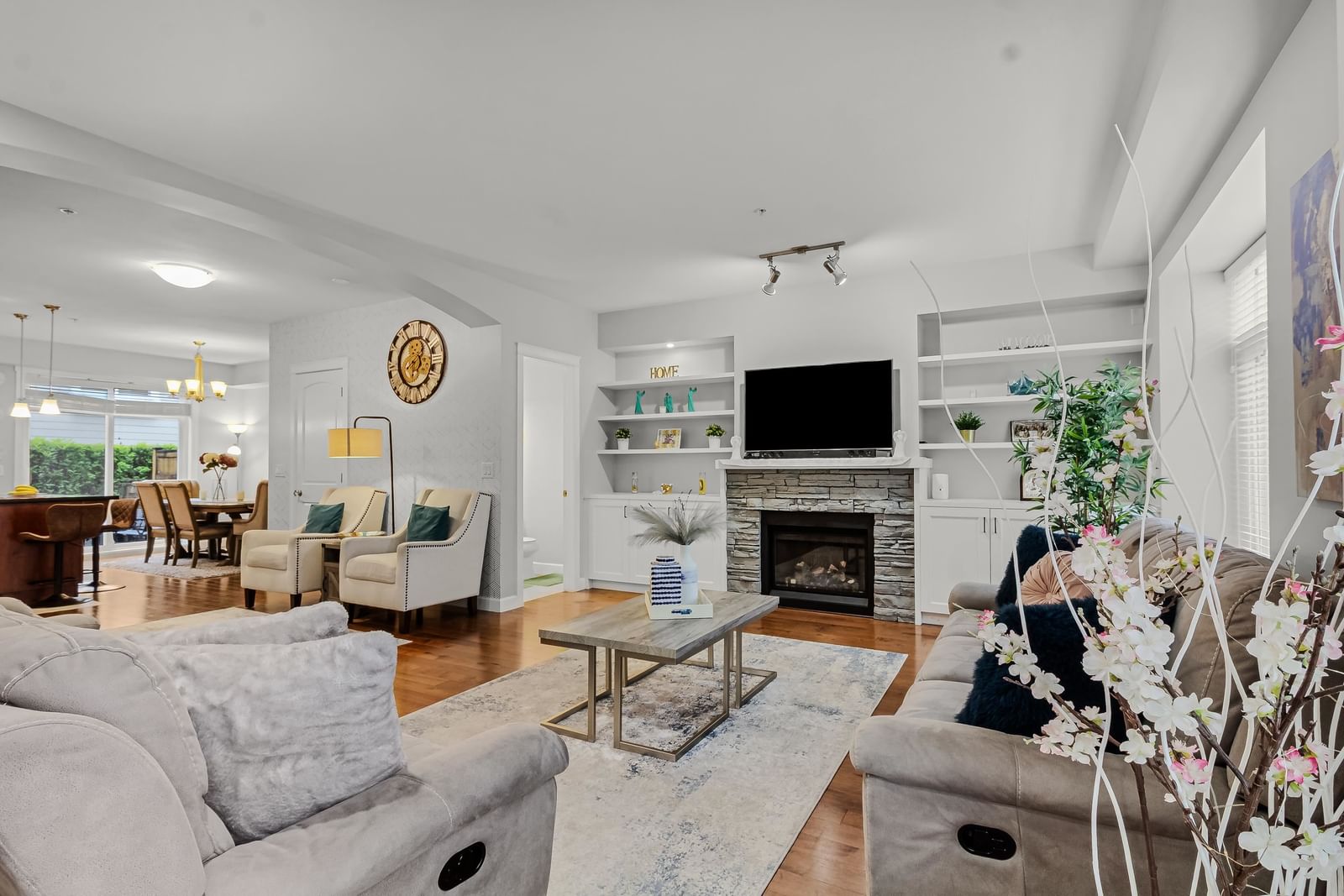Listing Image 16