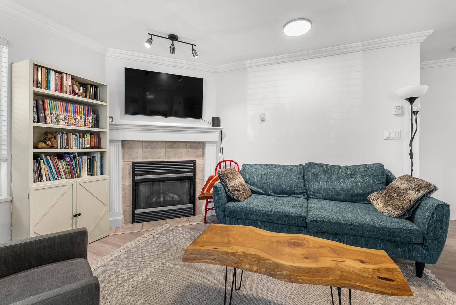 Listing Image 8