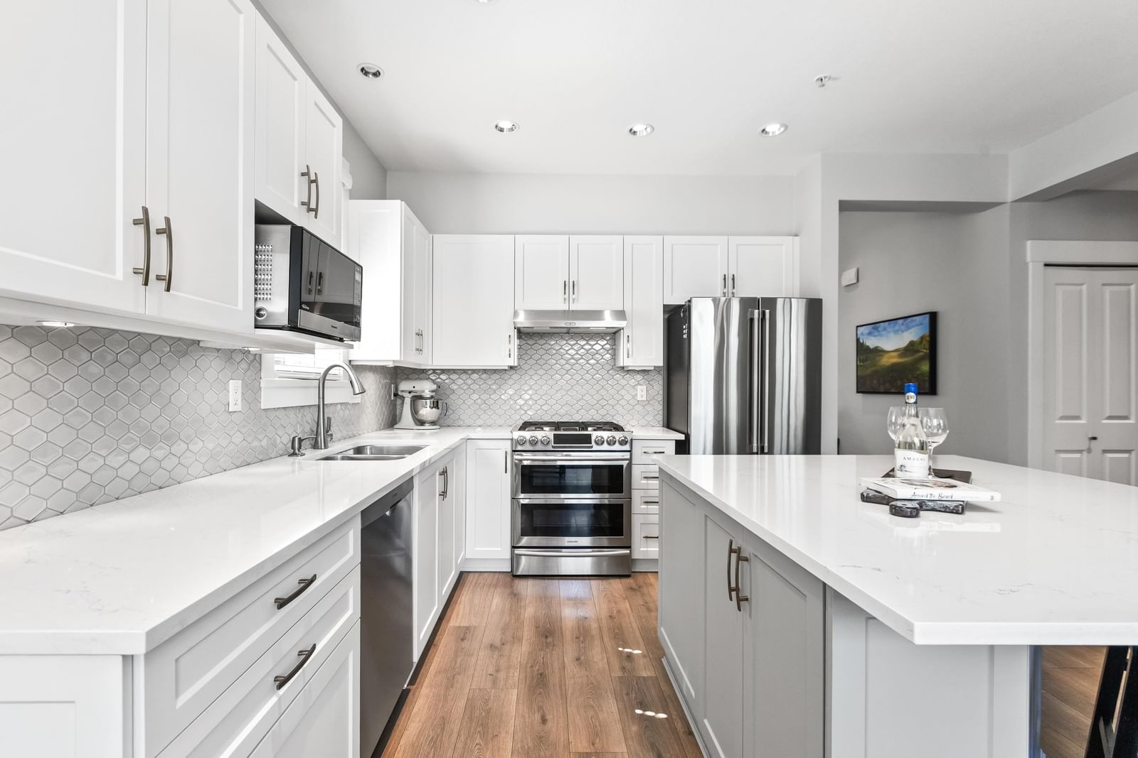 Listing Image 10