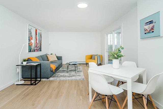 102 - 8690 Montcalm Street