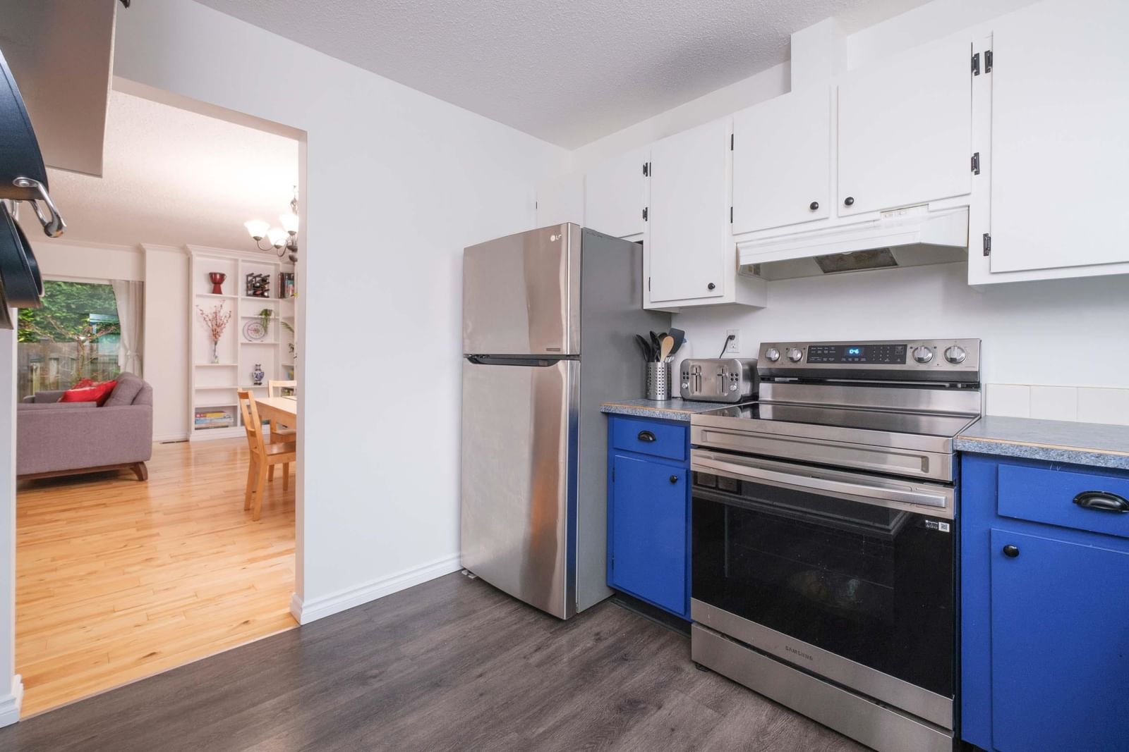 Listing Image 13