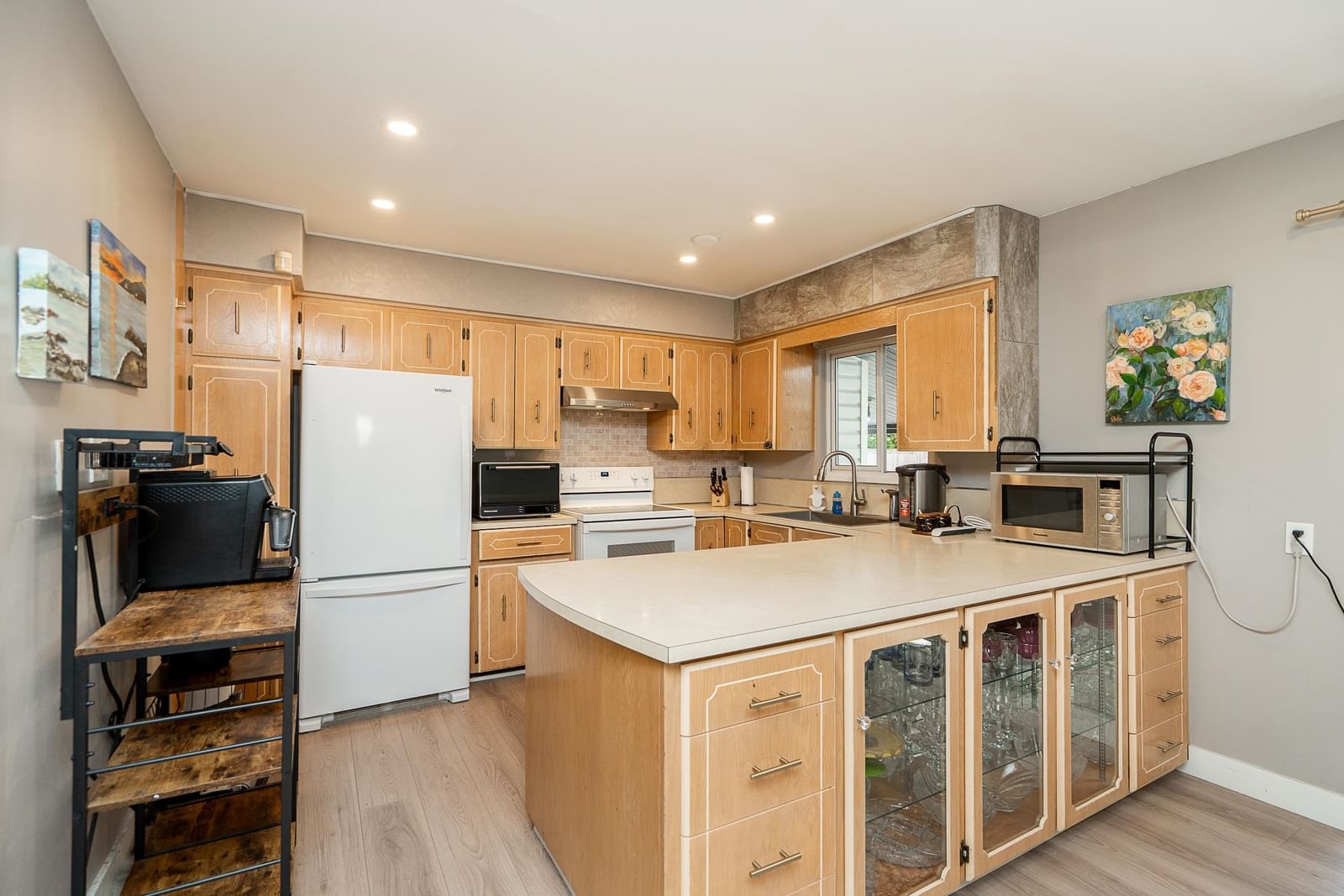 Listing Image 12