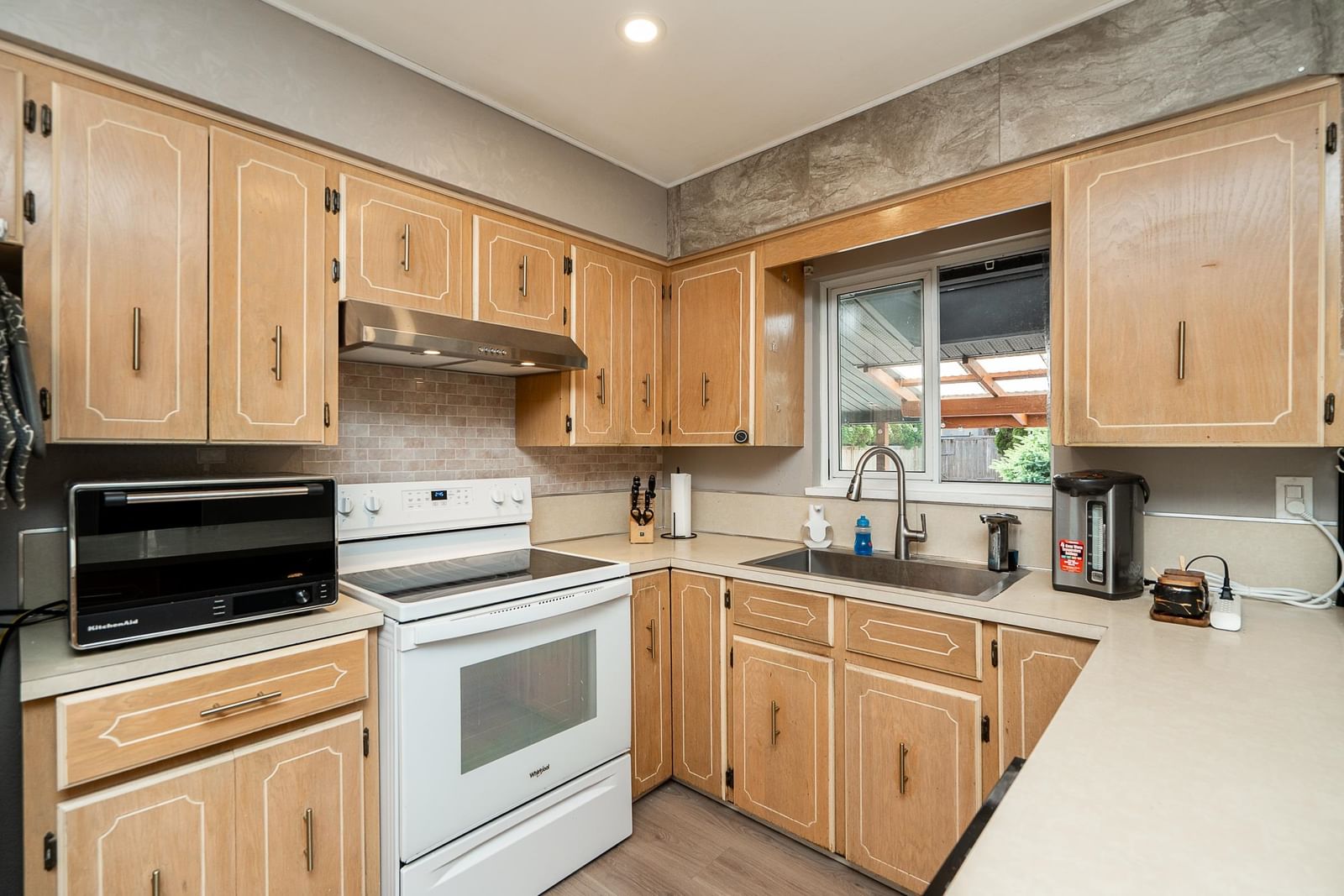 Listing Image 13