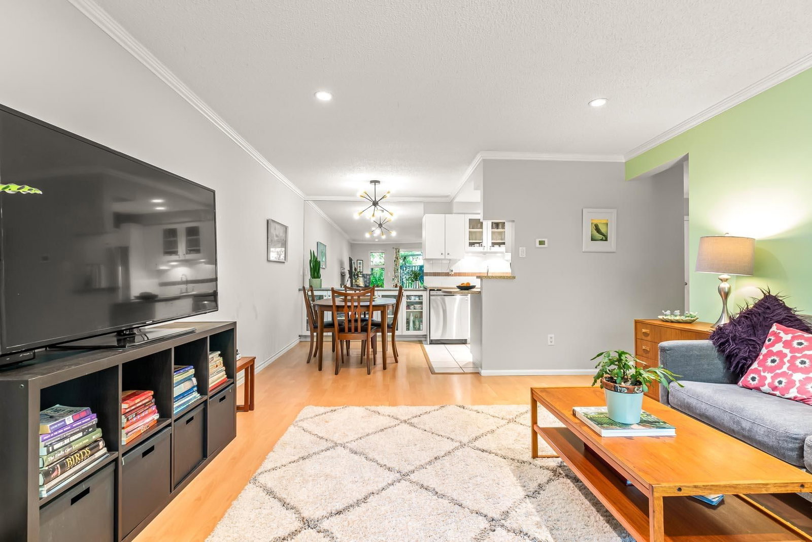 Listing Image 11