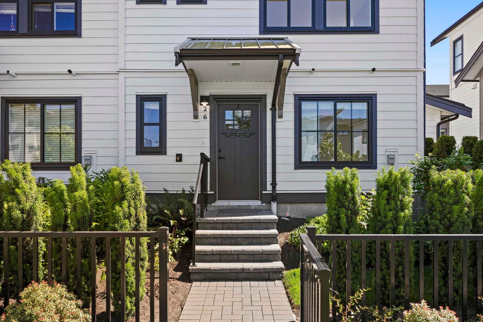 Listing Image 4