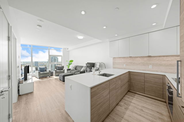 2202 - 680 Quayside Drive
