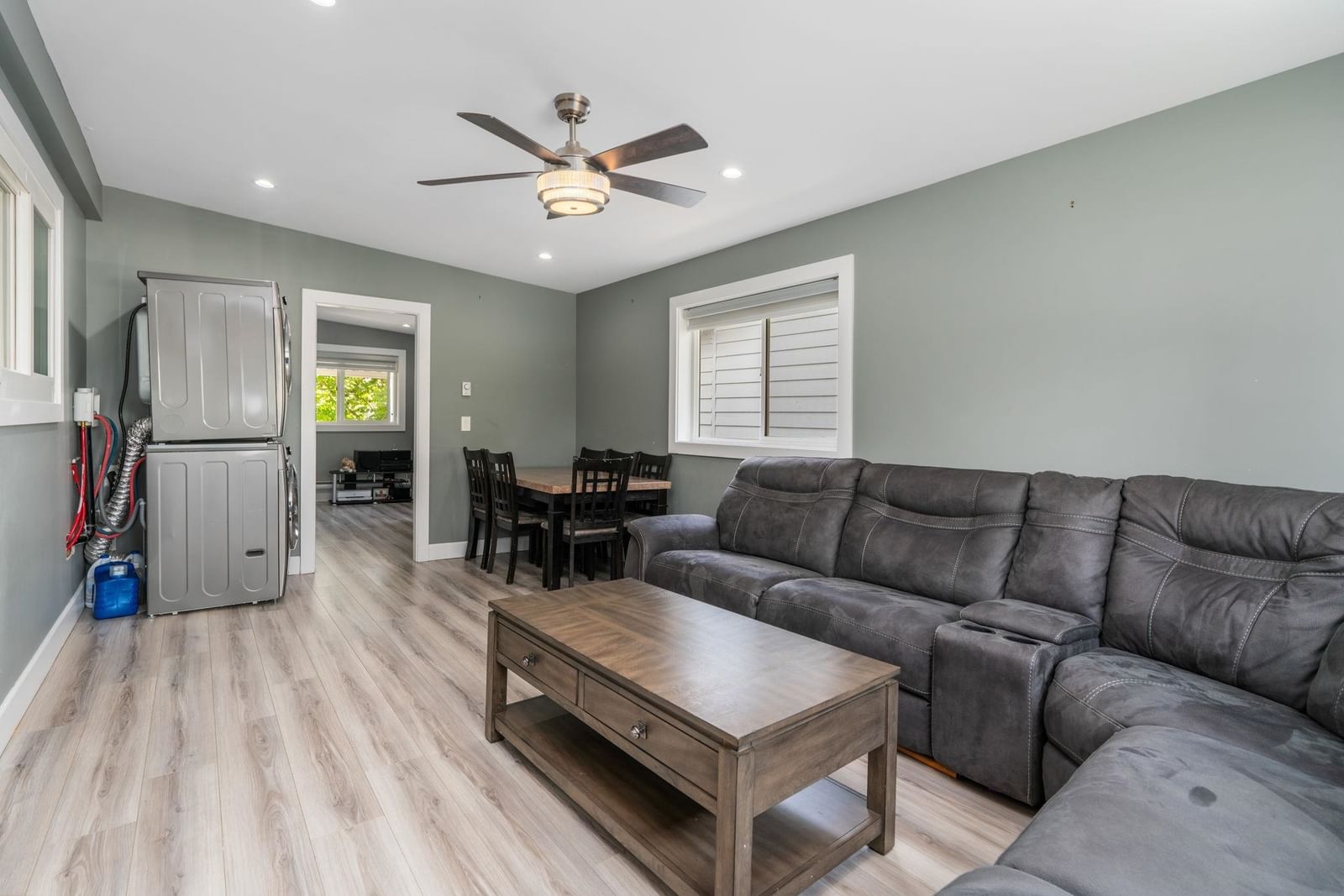 Listing Image 10