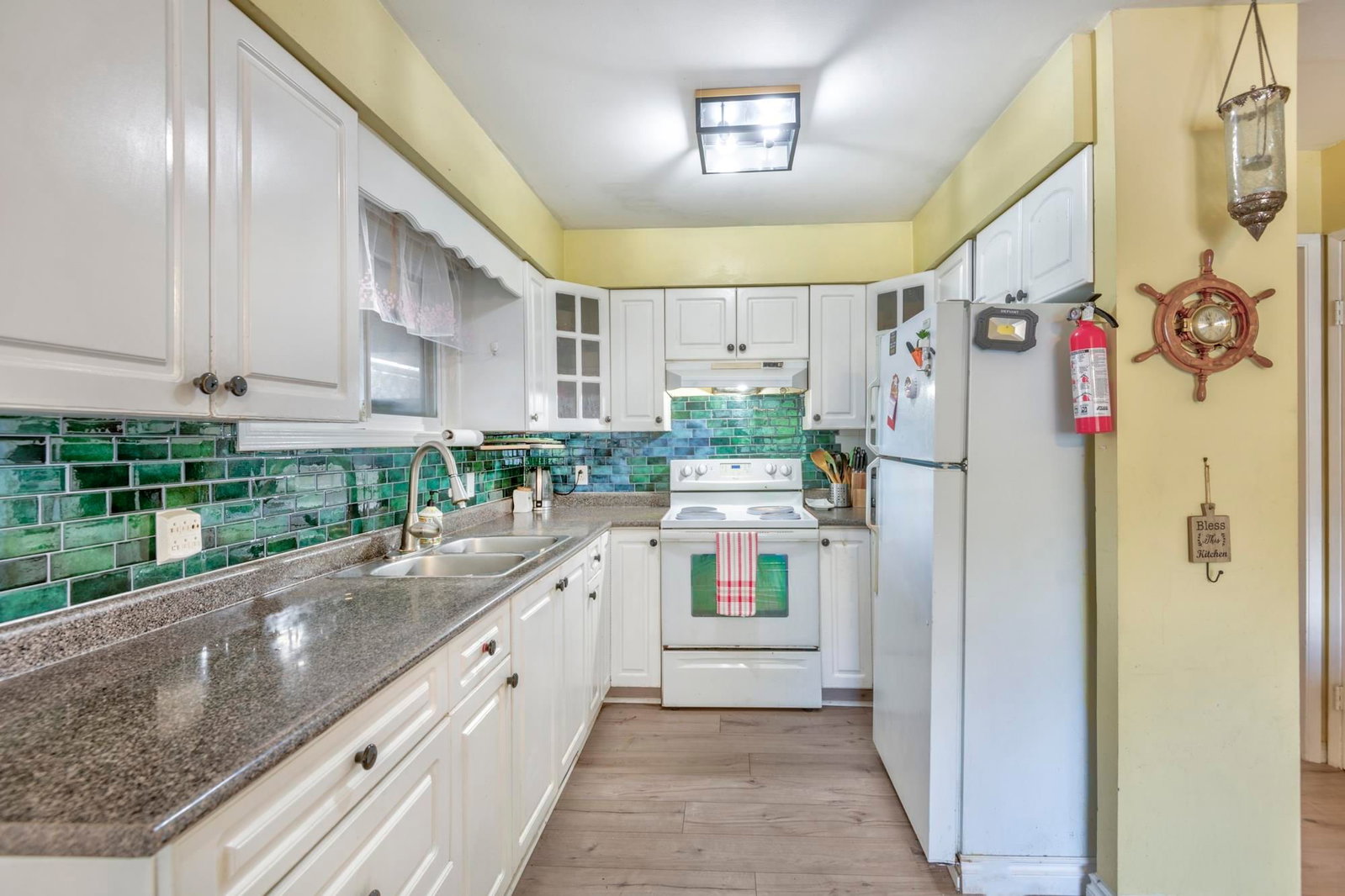 Listing Image 14