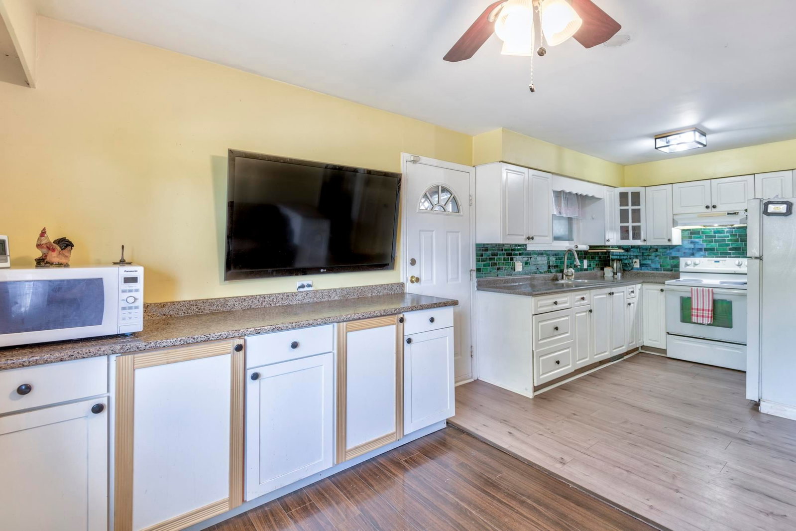 Listing Image 15