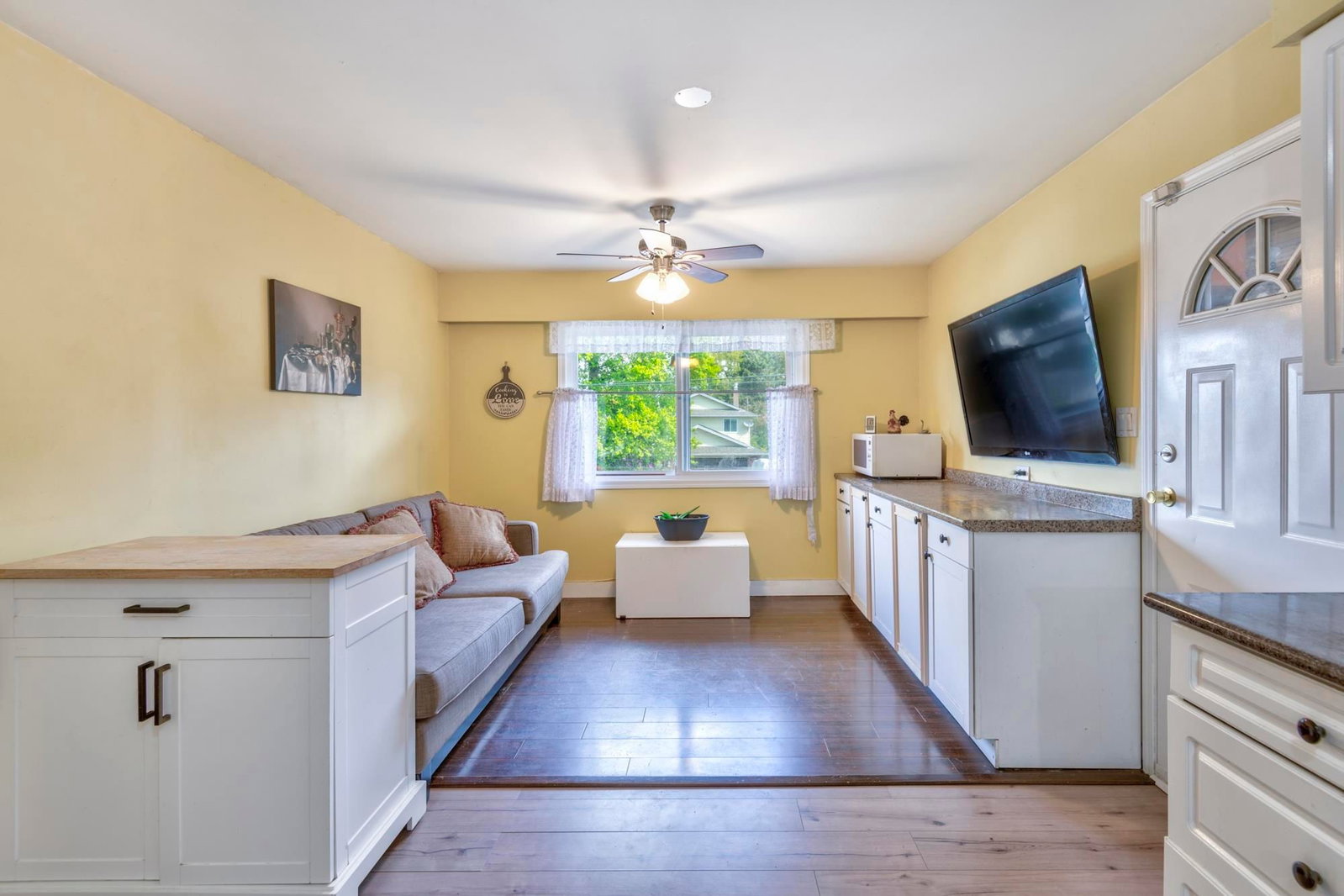 Listing Image 19