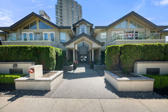 101 - 2202 Marine Drive
