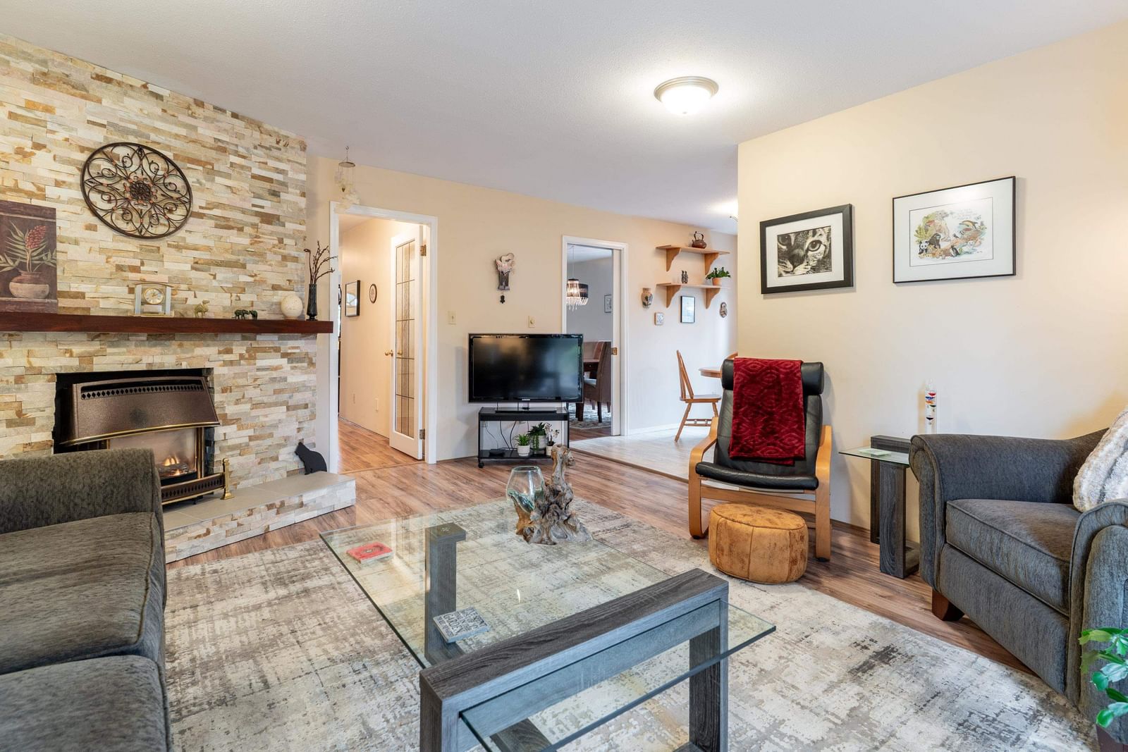 Listing Image 17