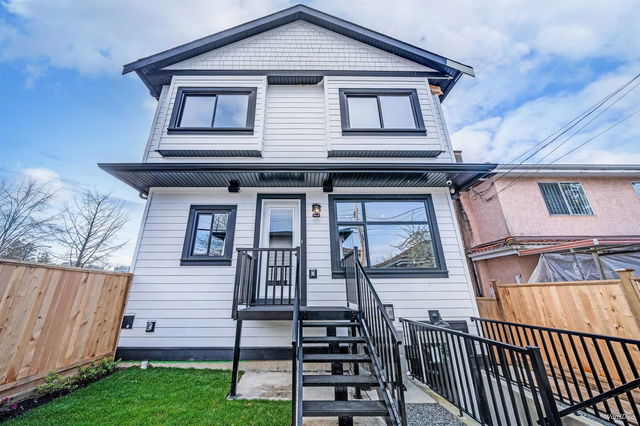 4318 Nanaimo Street