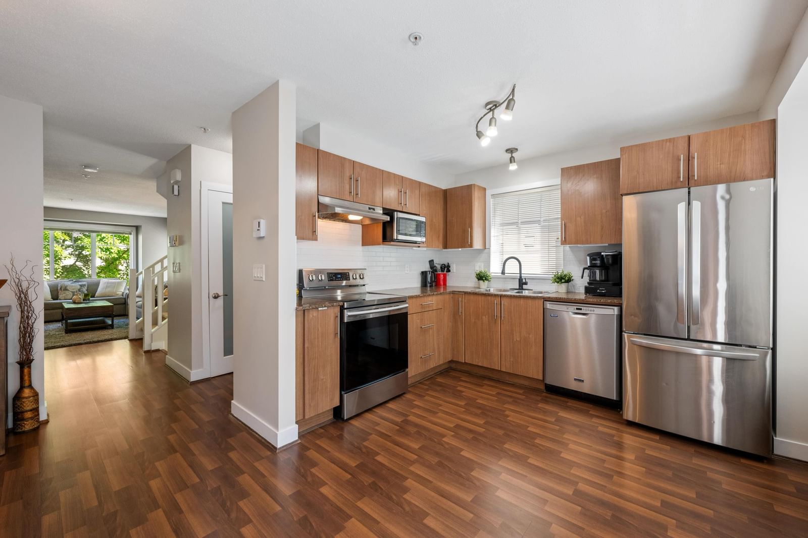 Listing Image 14