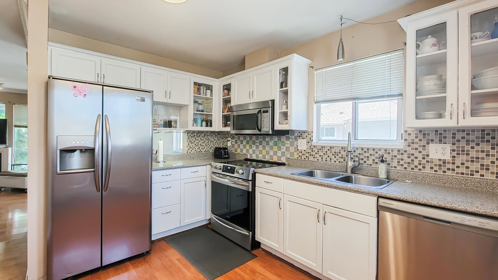 Listing Image 12