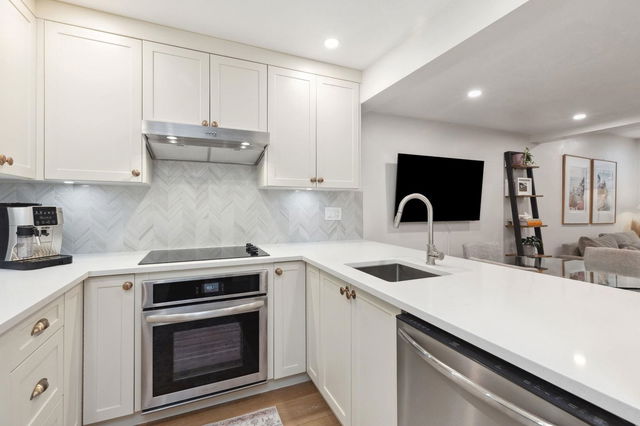 16 - 2375 Broadway W