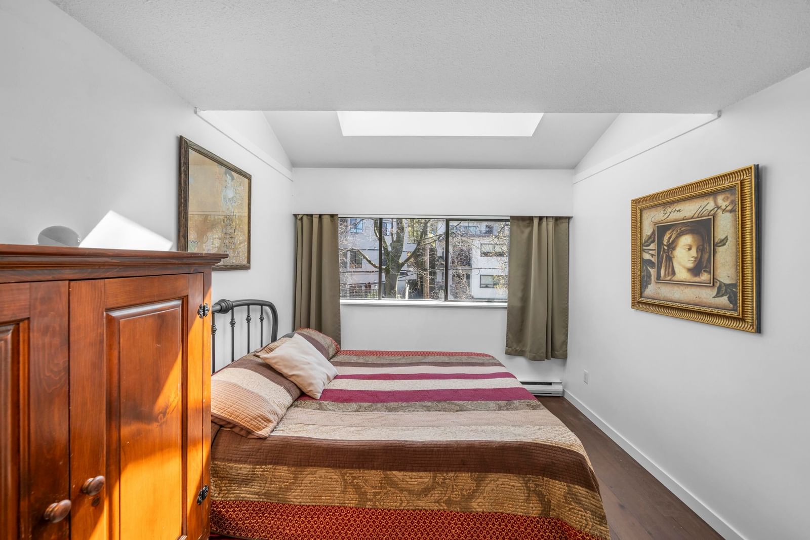 Listing Image 19