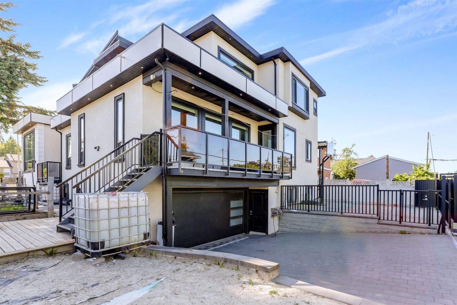 Listing Image 6