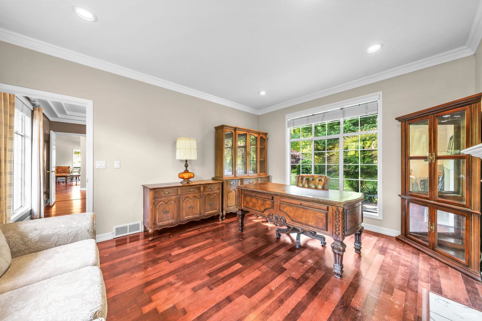 Listing Image 19