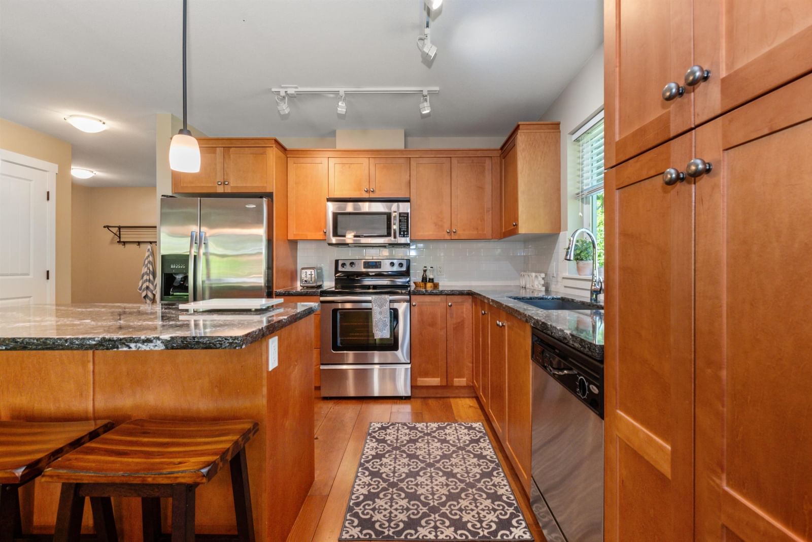 Listing Image 9
