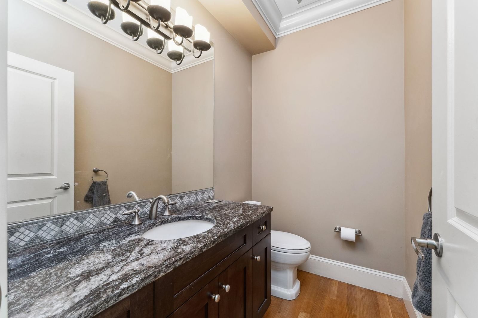 Listing Image 23