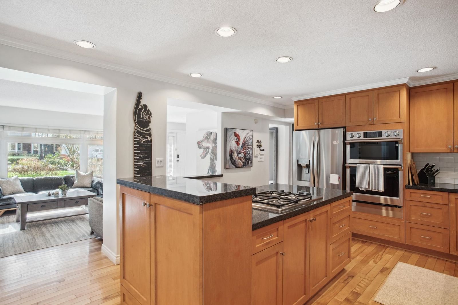 Listing Image 10