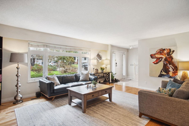 2569 Hyannis Point, North Vancouver, V7H 1R9 | Image 2