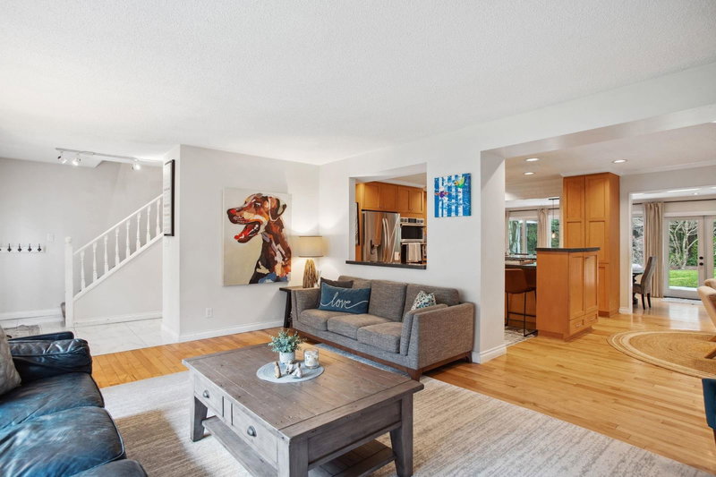 2569 Hyannis Point, North Vancouver, V7H 1R9 | Image 3