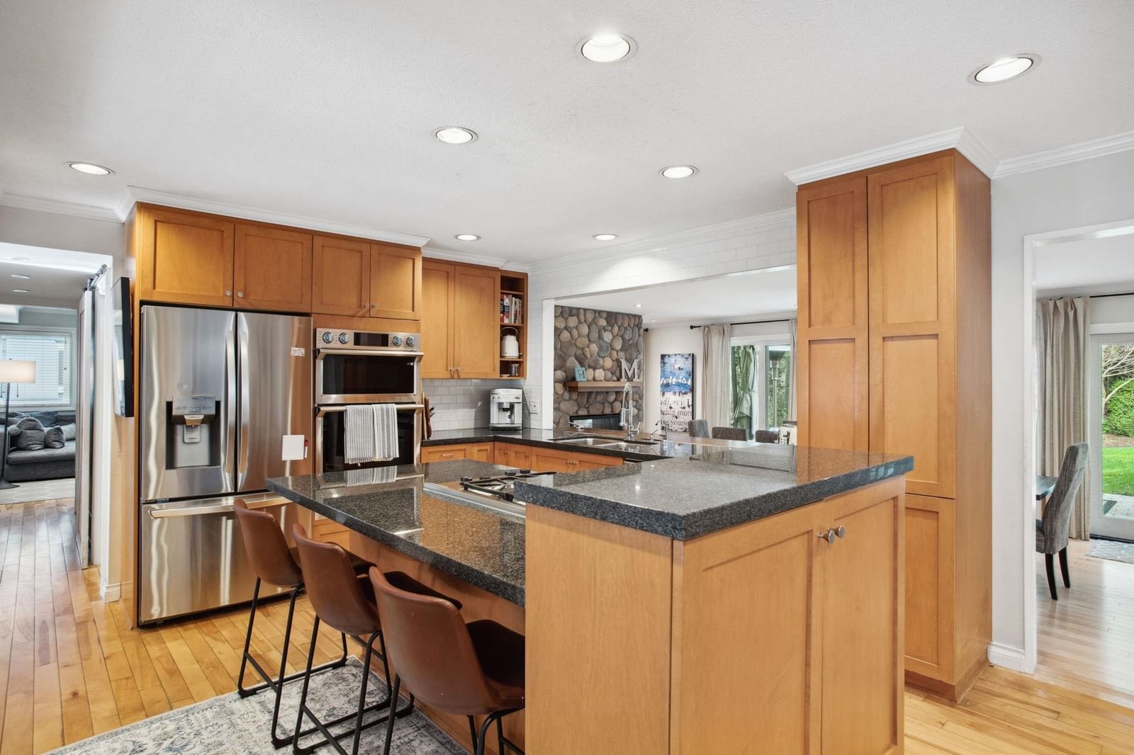 Listing Image 9