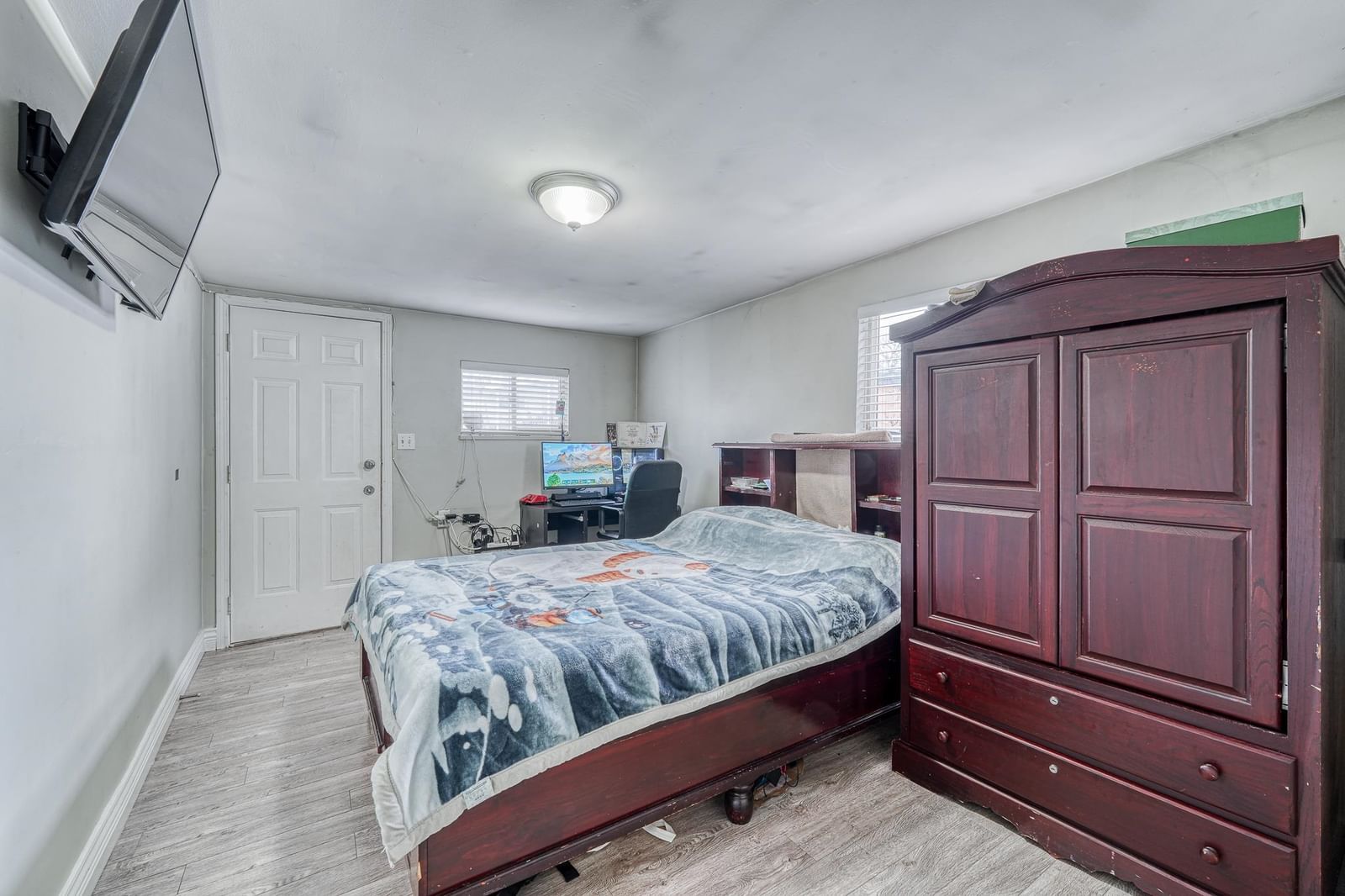 Listing Image 20