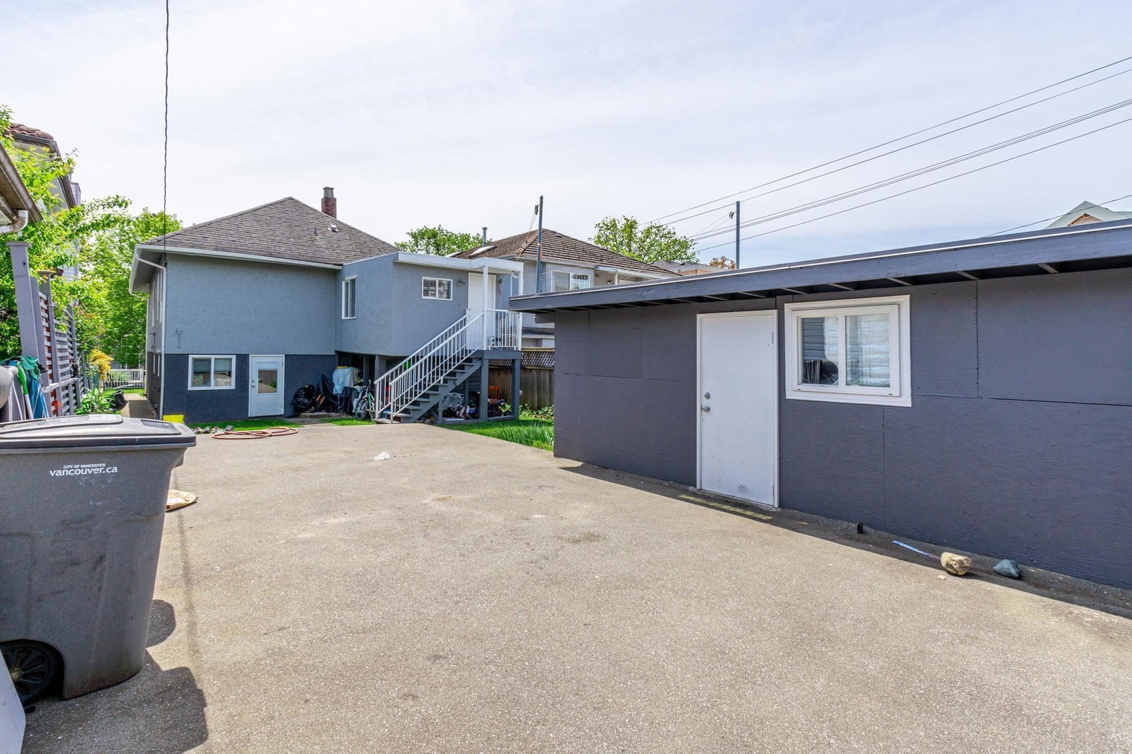 Listing Image 8