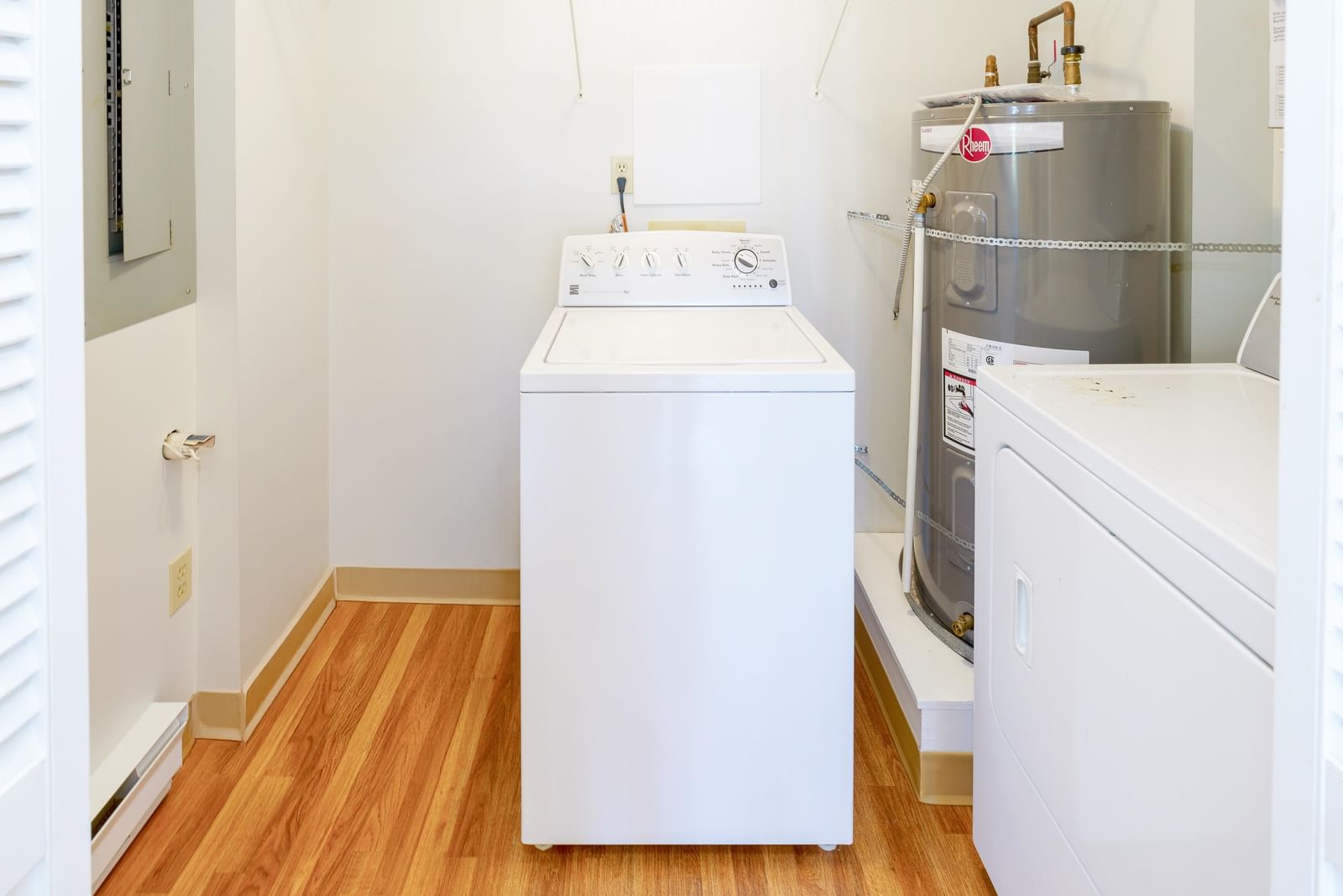 Listing Image 10