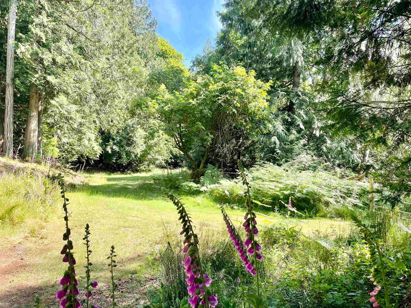 401 Mariners Way, Mayne Island, British Columbia