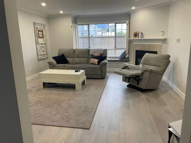 13 - 225 W 16th Street