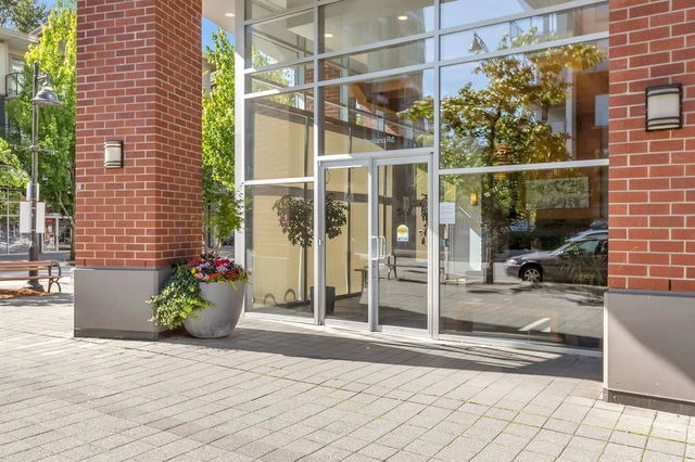 402 - 400 Capilano Road