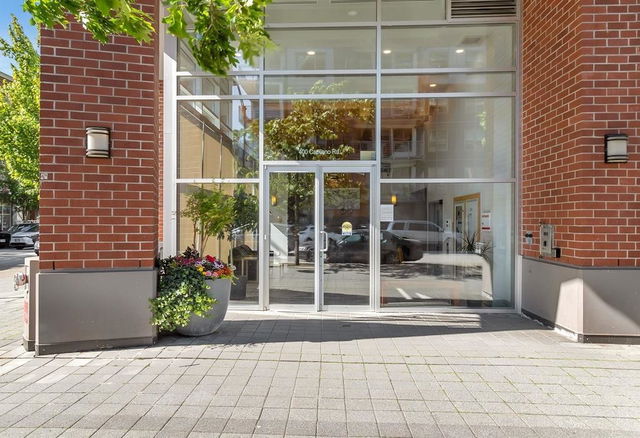 402 - 400 Capilano Road