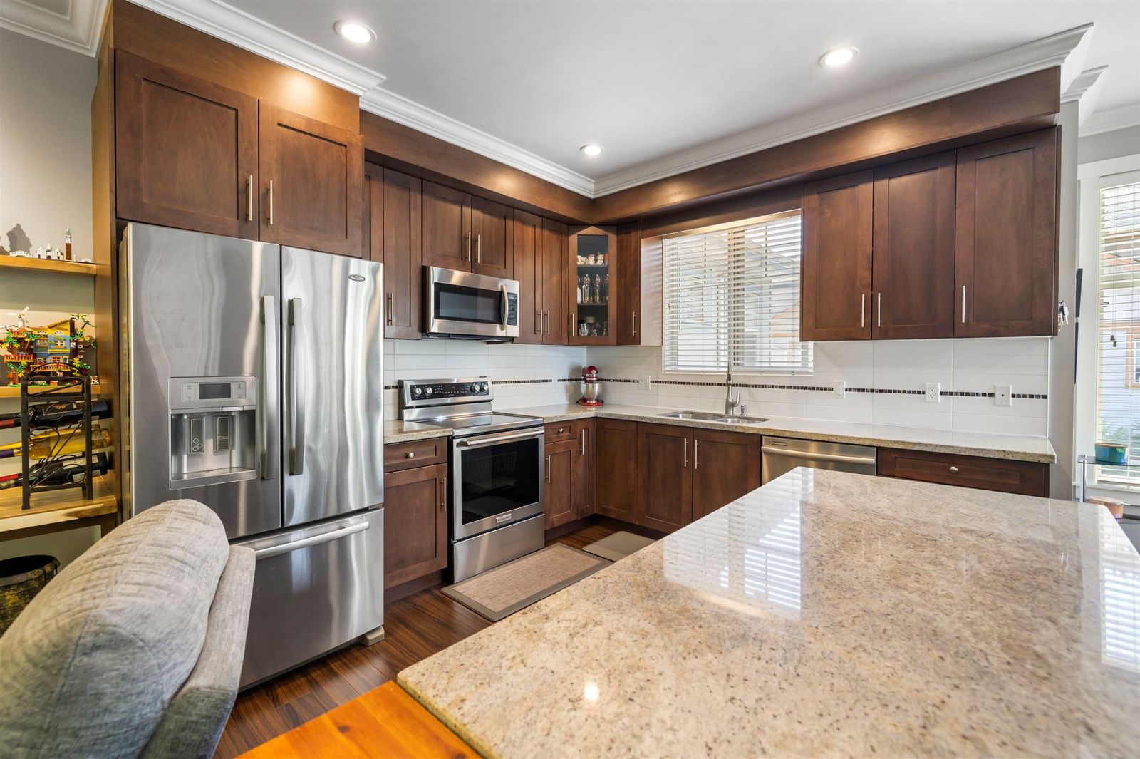 Listing Image 10