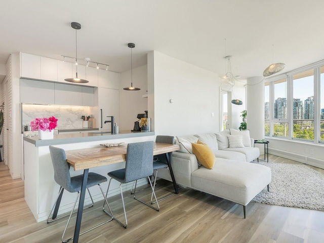 1002 - 58 Keefer Place