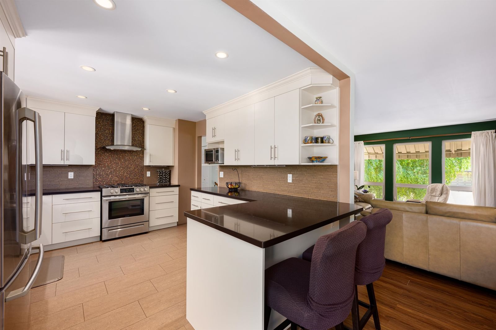Listing Image 12