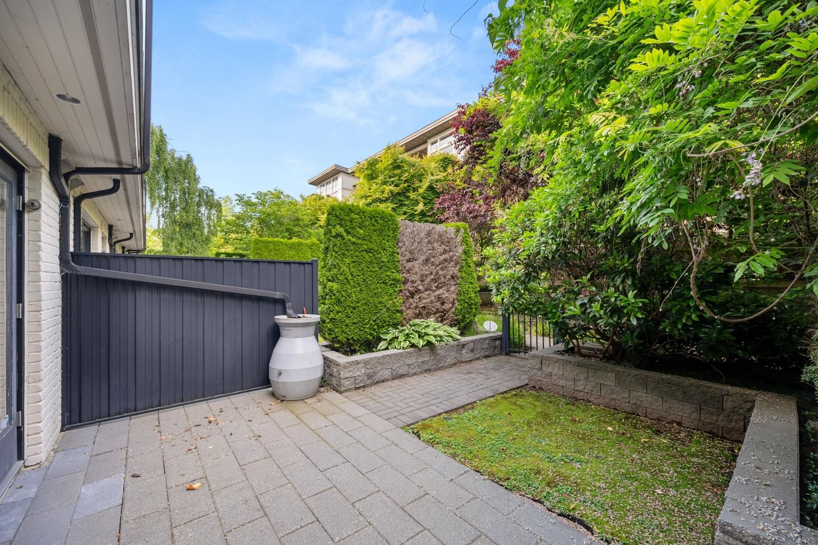 Listing Image 32