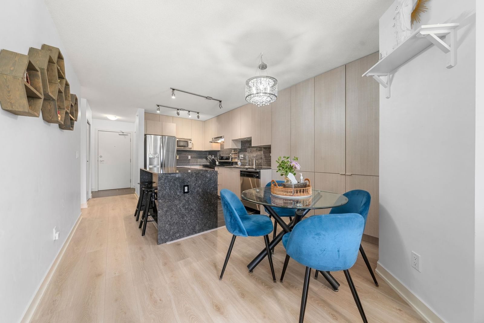 Listing Image 13